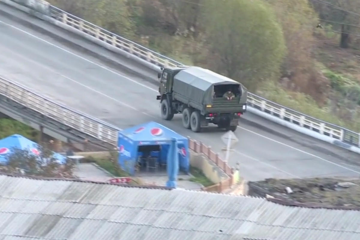 Ռուսաստանի Դաշնութեան նախագահի, ՀՀ վարչապետի եւ ԱՀ նախագահի յայտարարութեան ոչ-պաշտօնական թարգմանութիւնը